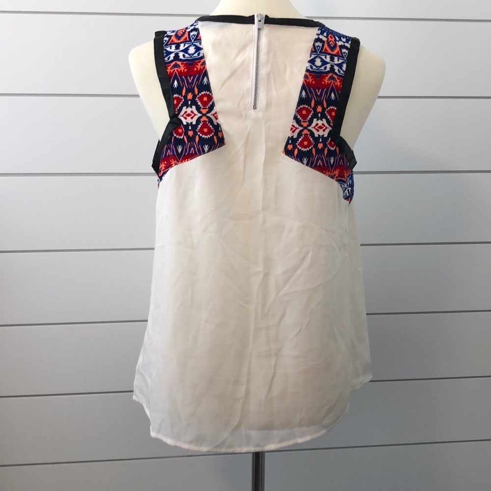 Express sheer tribal top - Picture 4 of 6